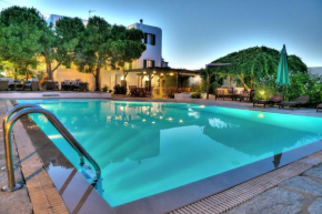 Tzane Studio & Apartment - Steps away from Golden Beach